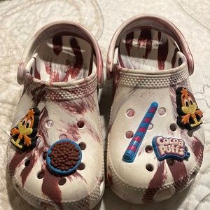 Toddler crocs
